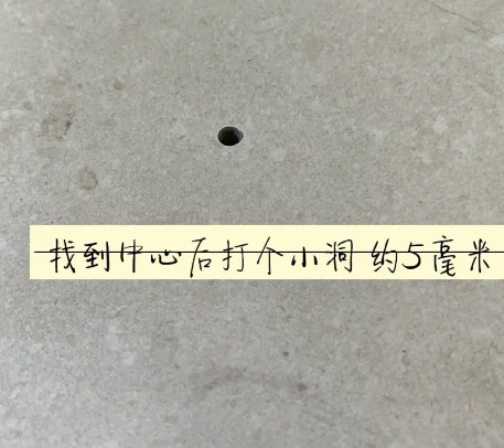 松山瓷砖空鼓维修公司专业解答在瓷砖铺贴过程中，如果砂料搅拌不均匀，将会带来以下问题